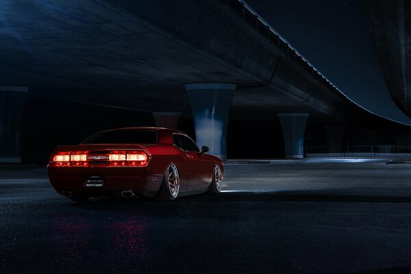 Rojo challenger avant