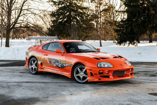 Schneller und hektischer Toyota aus dem Fast and Furious