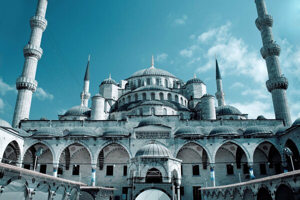 Arquitectura religiosa. Mezquita de Sultanahmet en Estambul