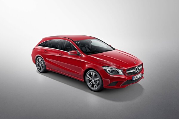 Red Merc station wagon SLA class