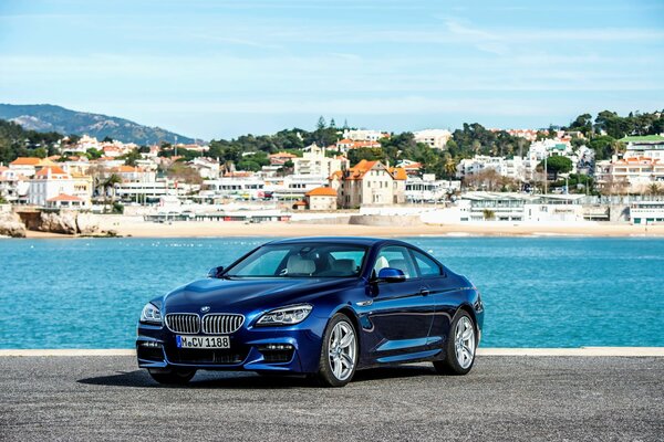 Coupe Sport, maked en el fondo de la ciudad