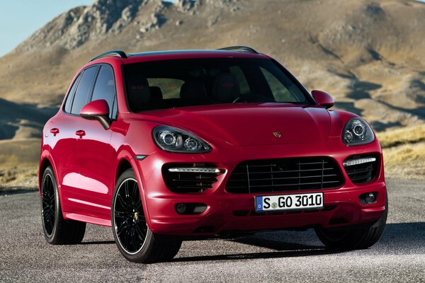 Rouge Elite rapide porsche cayenne