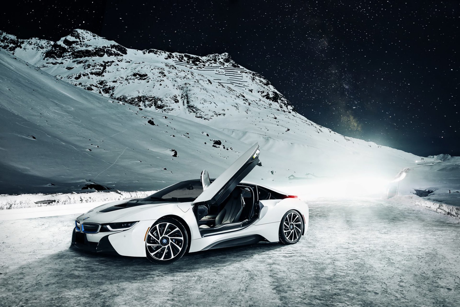 bmw i8 белый гора снег небо светло nigth передние