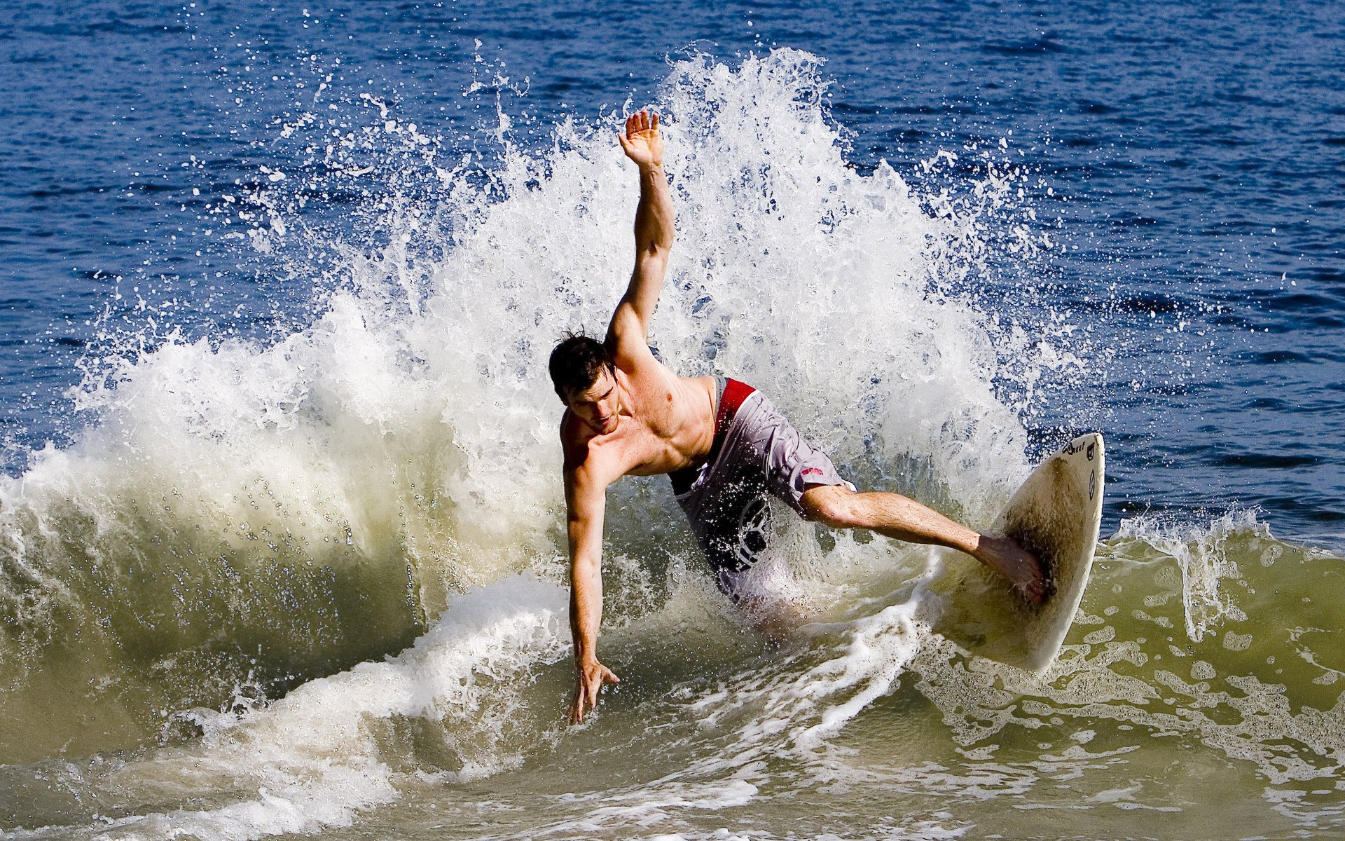 sport surf mare acqua oceano onda onde tavola tavole ragazzo ragazzi spruzzi goccia gocce uomo