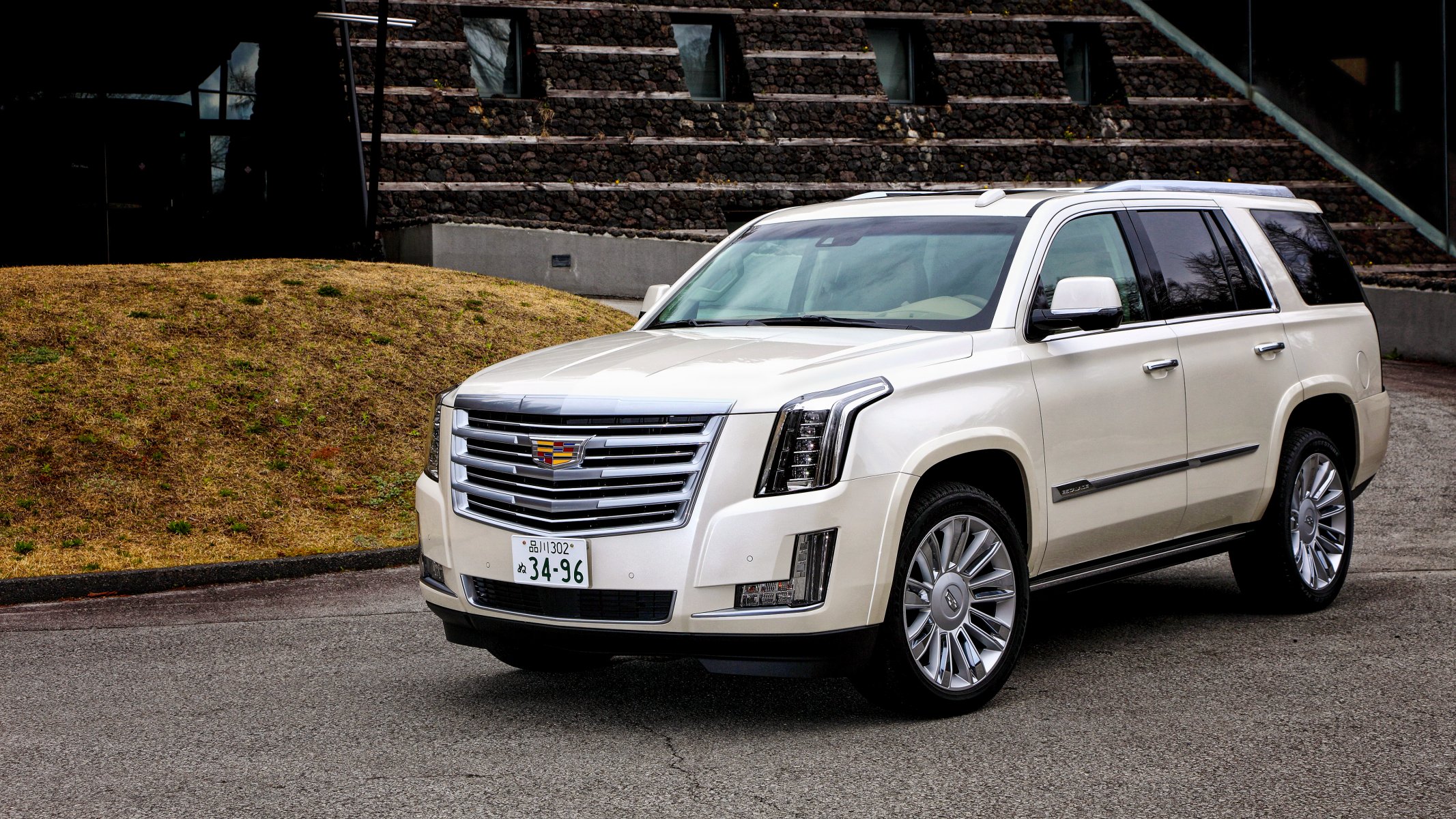 2015 г. cadillac escalade платина jp-spec кадиллак эскалейд