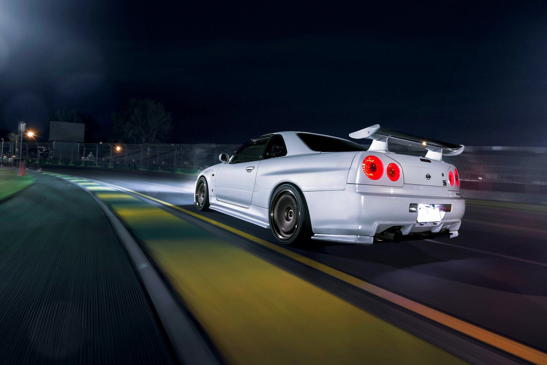 nissan skyline r34 weiß auto rennen track nigth dunkel hinten geschwindigkeit