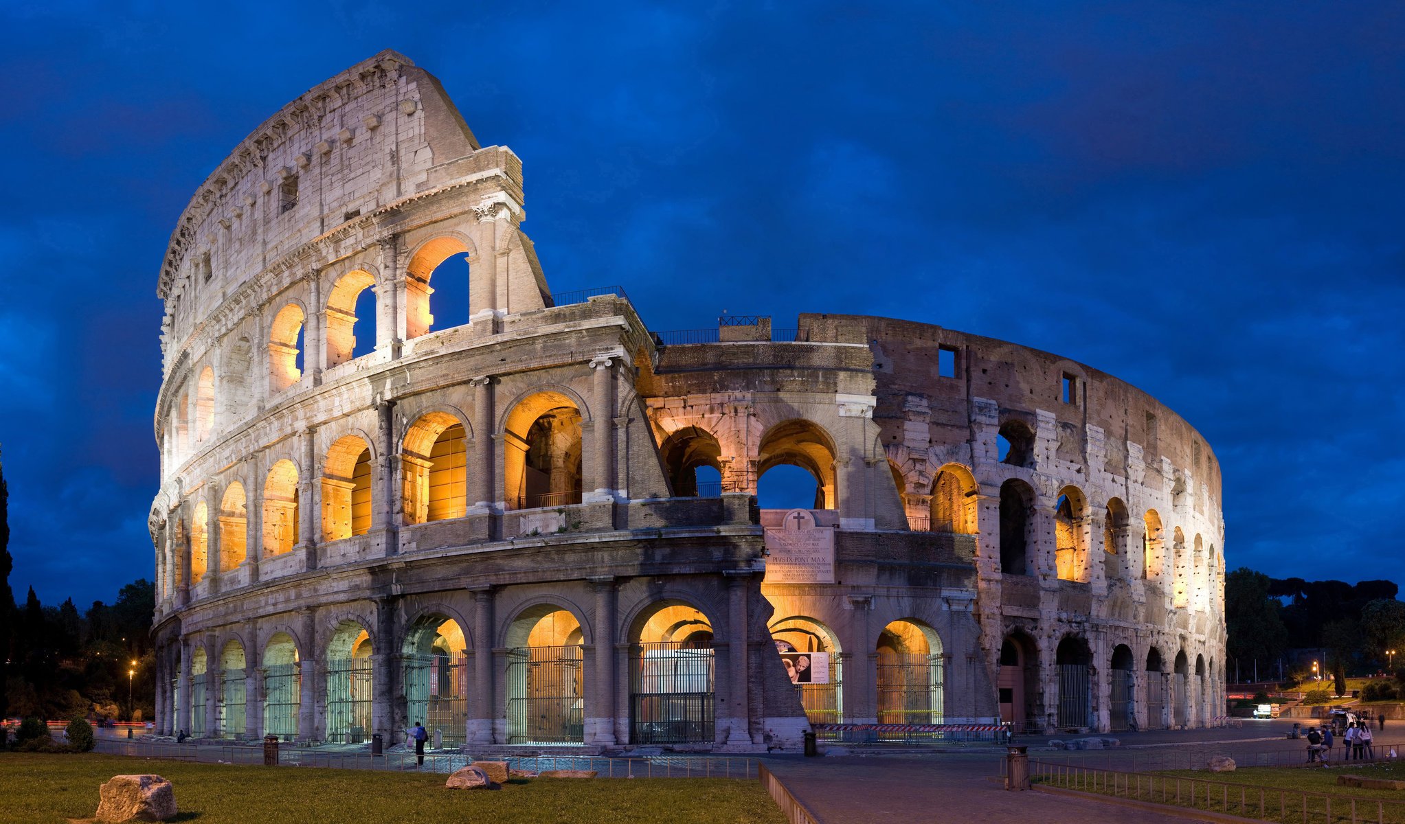 colosseum rome колизей рим италия вечер небо архитектура ночное небо ночь огни городов