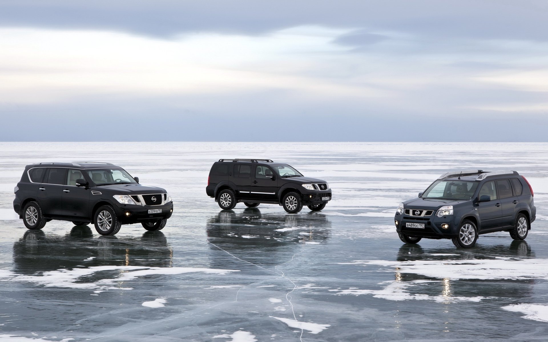 nissan servicio de patrulla pathfinder x-trail nissan patrol pathfinder x-treil jeep suv crossover nieve lago baikal cielo