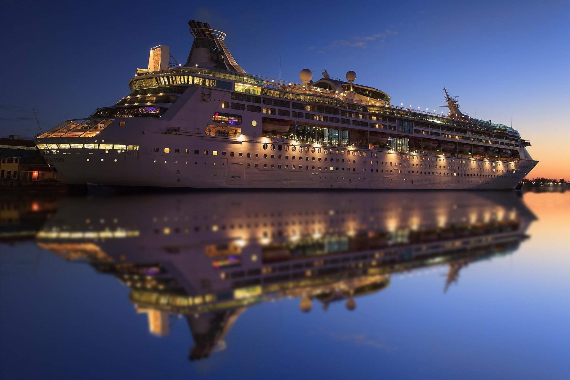 forro crucero noche luces reflexión agua