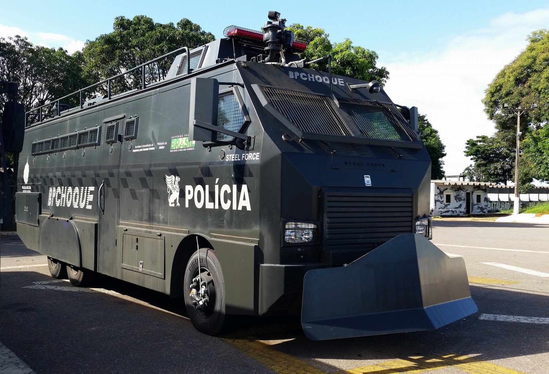 blindato polizia camion auto anteriore