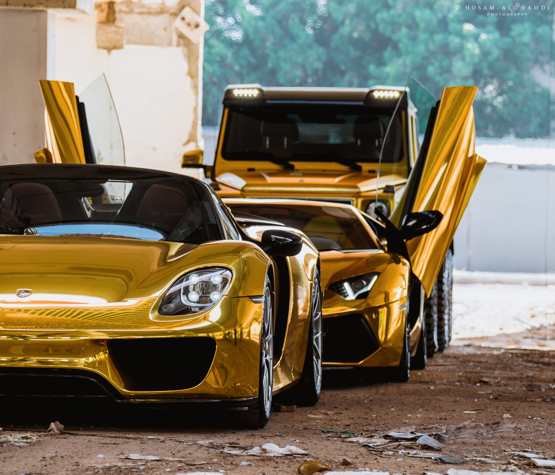 lamborghini aventador mercedes 6x6 oro