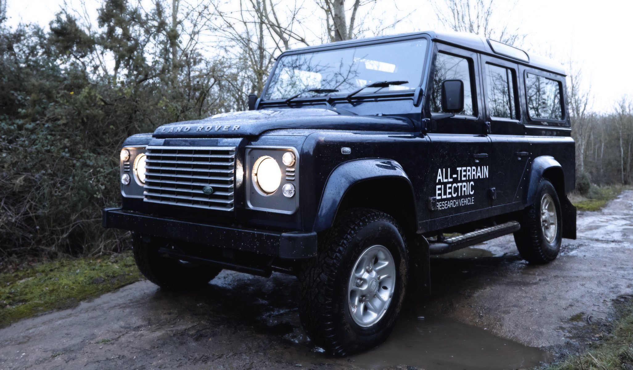 land rover beschützer suv auto auto schmutz bewölkt scheinwerfer