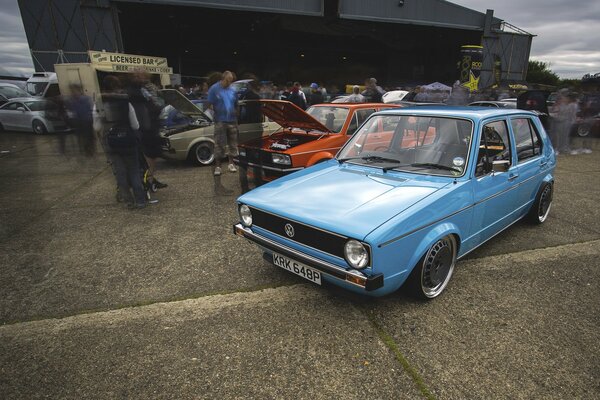 Wystawa samochodów retro Volkswagen Golf