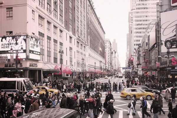 Busy intersection of New York froze