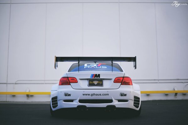 Alimentación del coche capturada por el fotógrafo