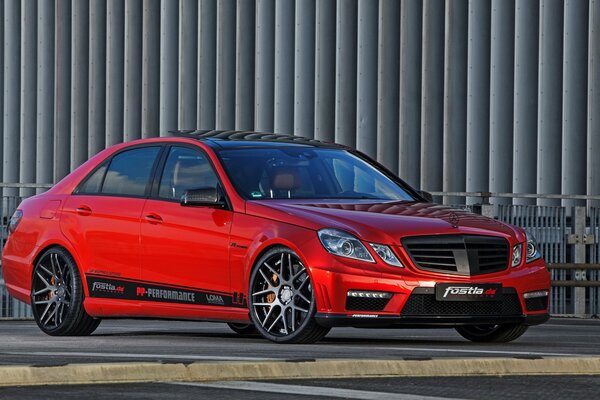 Red Mercedes-Benz e63 W212 AMG 2015