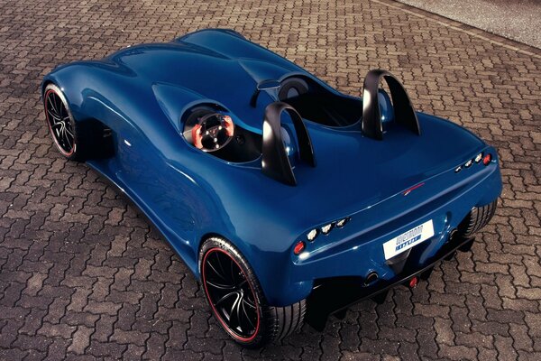 Blue Concept Car wiesmann, spyder en el fondo de la pavimentación