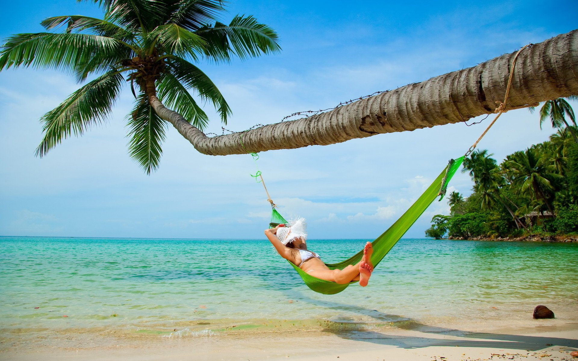 estado de ánimo vacaciones vacaciones verano playa gente palma sombrero agua arena hamaca vegetación océano chica pies exóticos