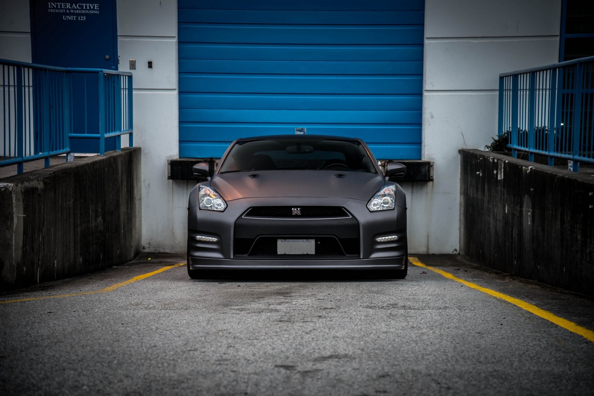 nissan gt-r r35 nero opaco nissan anteriore rolets blu