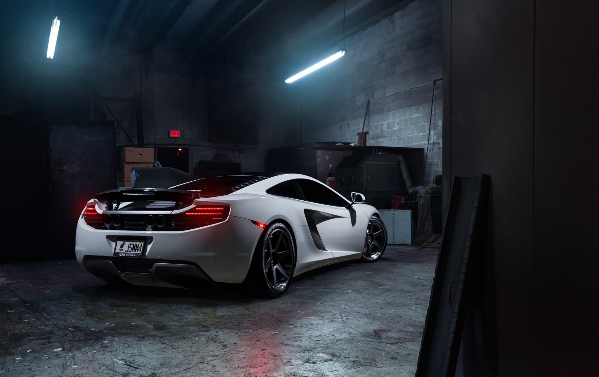 mclaren mp4-12c adv6 ts колеса тюнинг суперкары светло сзади