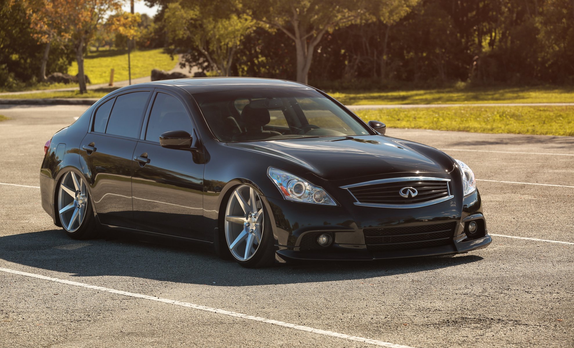 infiniti g37 sedán negro vossen tuning llantas infiniti negro posición