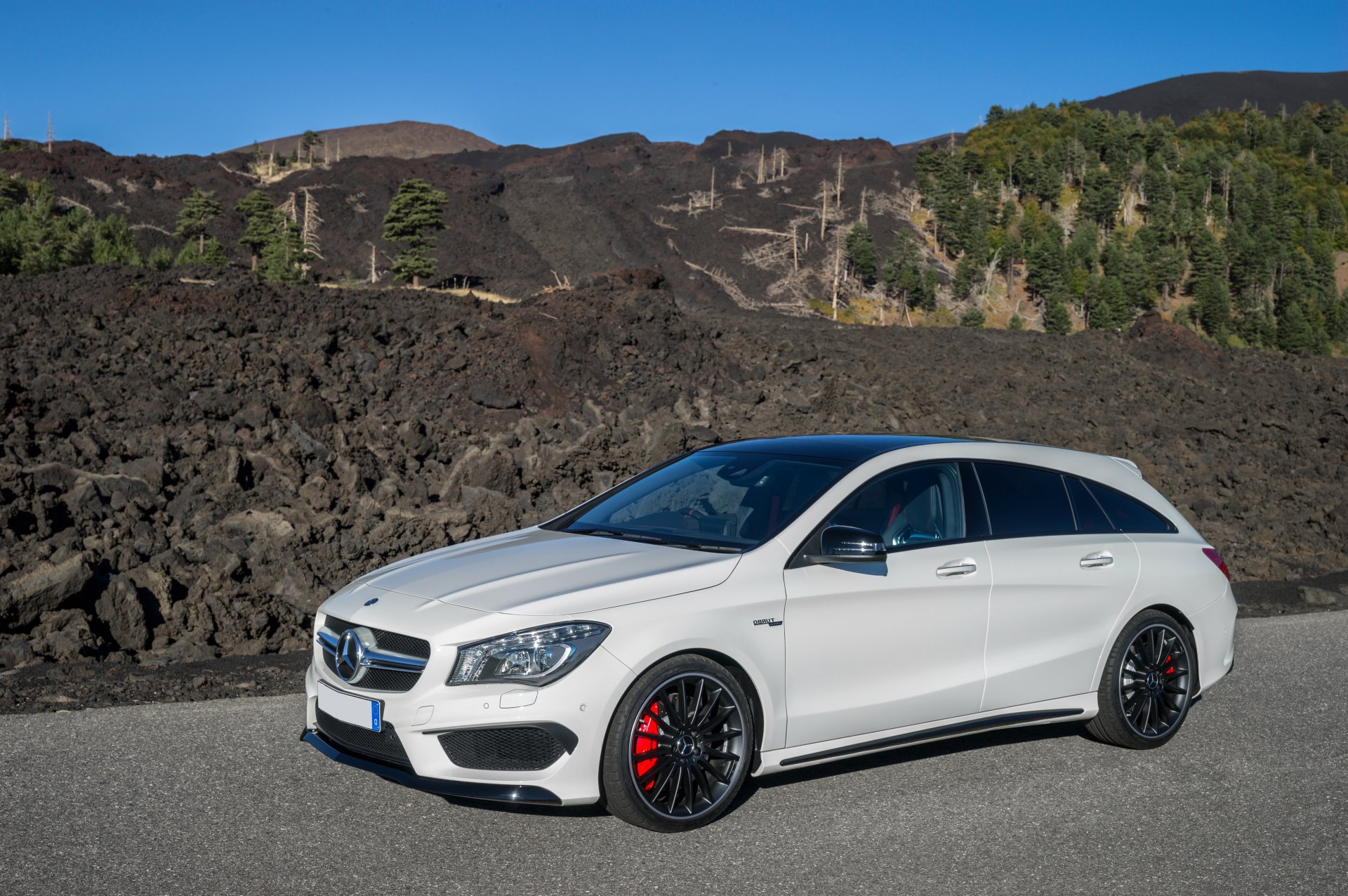 2015 г. mercedes amg cla 45 shooting brake x117 мерседес амг