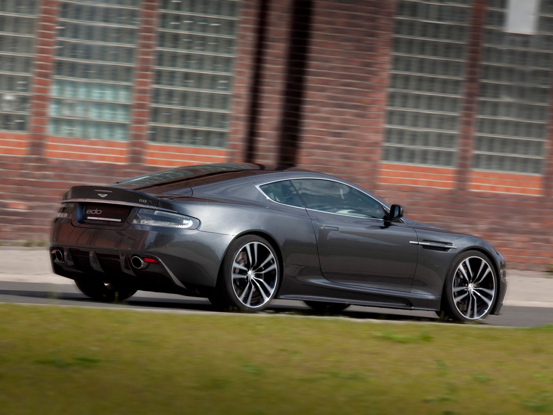 edo competition aston martin dbs автомобиль суперкар