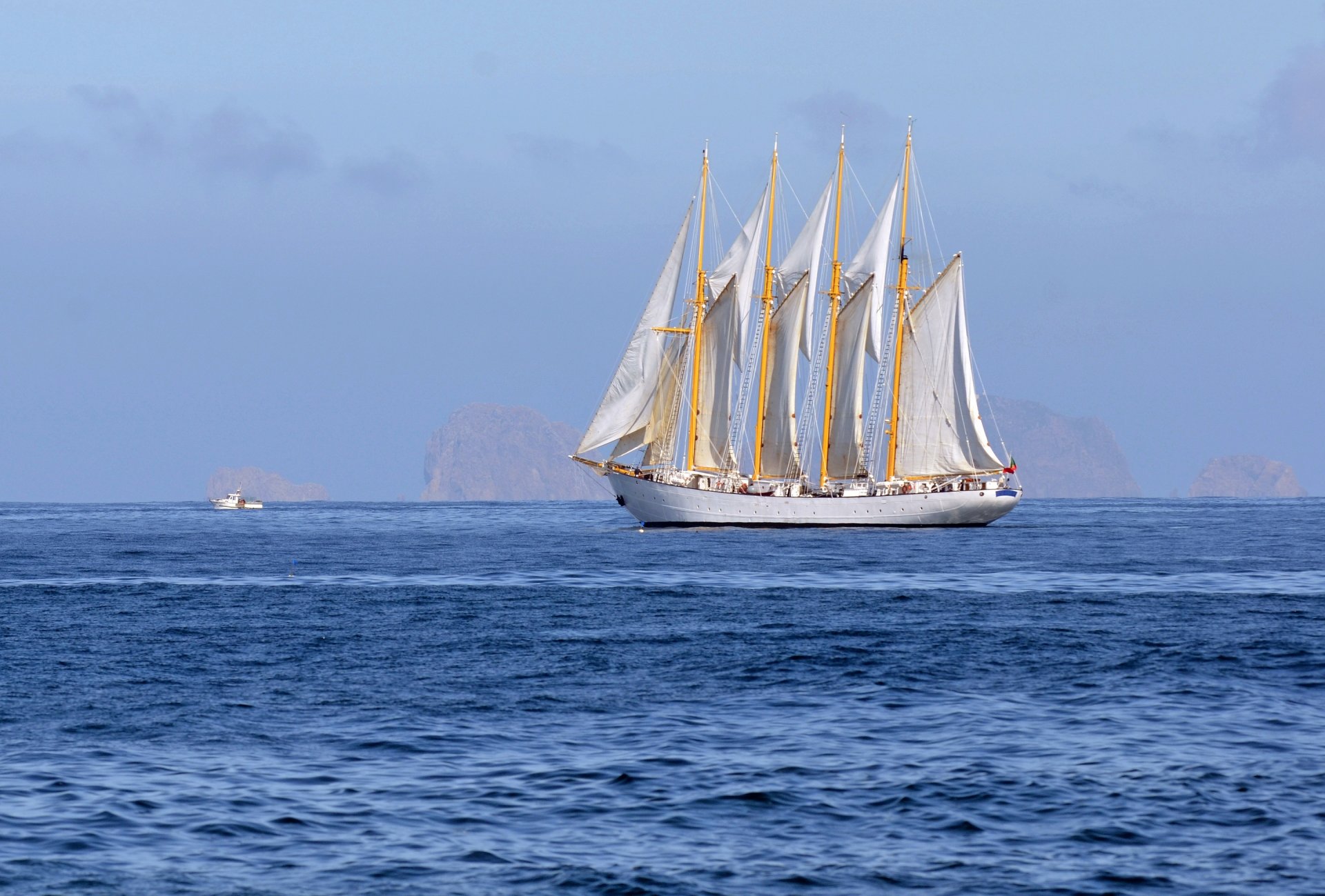 farilhoes inseln portugal atlantik uam creoula farlichus-inseln segelboot boot felsen ozean