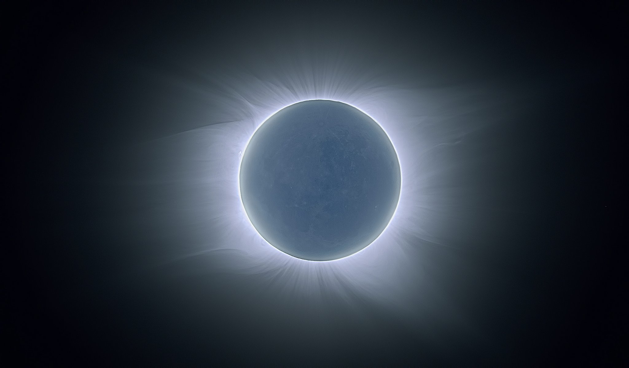 the sun eclipse crown the moon light creative black background