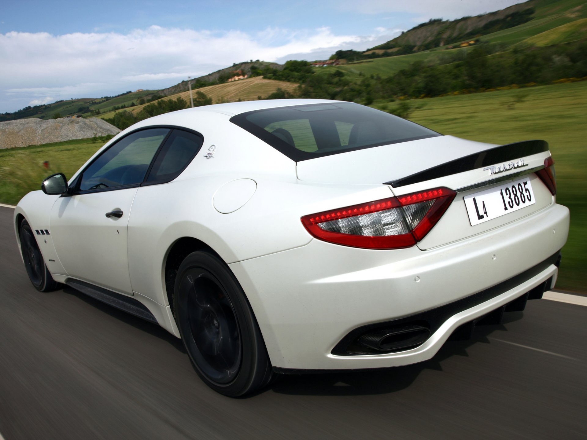 maserati granturismo sport mc line car speed road