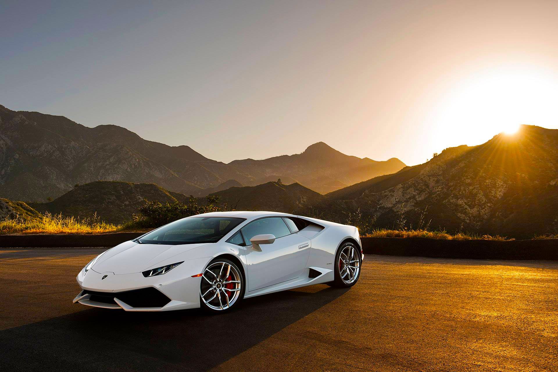 lamborghini huracan lp640-4 bianco supercar tramonto montagna anteriore