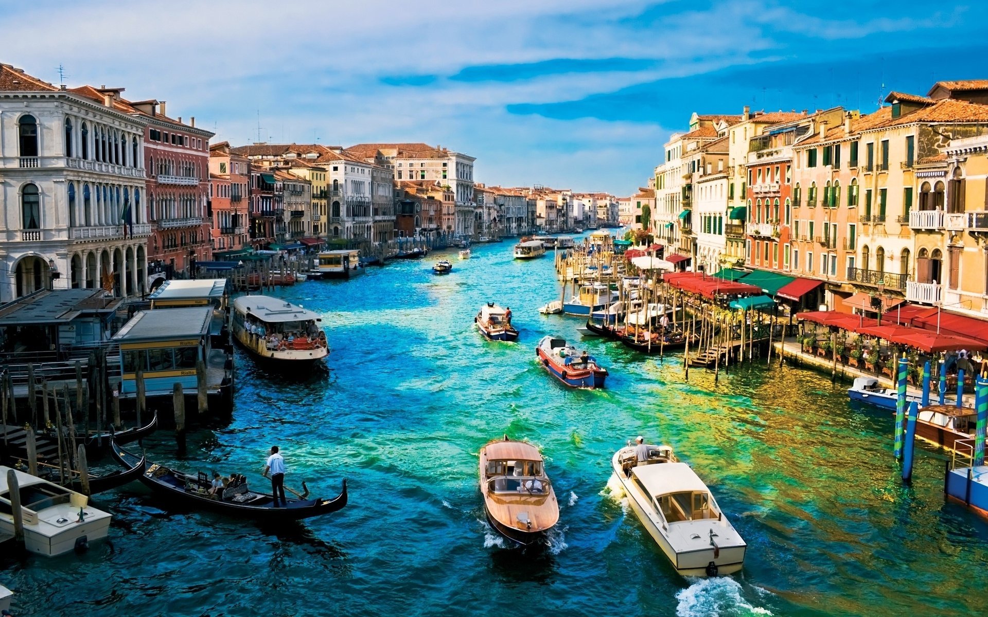 venecia barcos casas ciudad buey río gente agua italia arquitectura cielo edificios