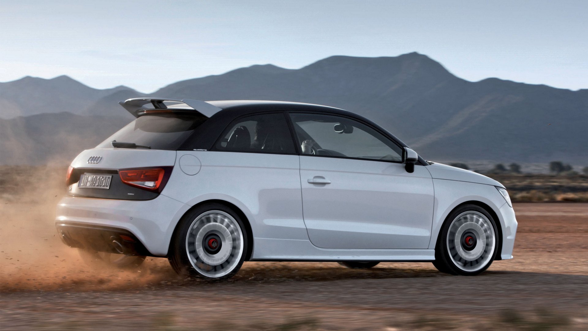 audi a1 cielo montagne