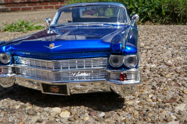 Auto cadillac 1963 in der blauen Farbe