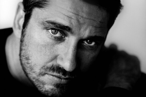 Black and white portrait of actor Gerard Butler