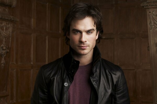 Damon avec vampire Diaries portrait