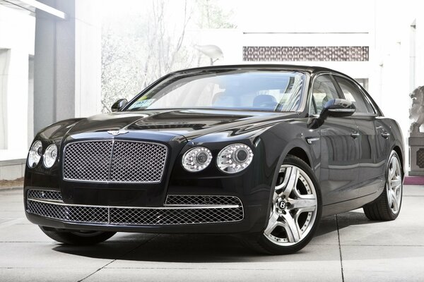 Bentley 2013 роскошный автомобиль