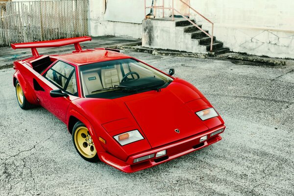 Wyścig Lamborghini z 1982 roku na betonie