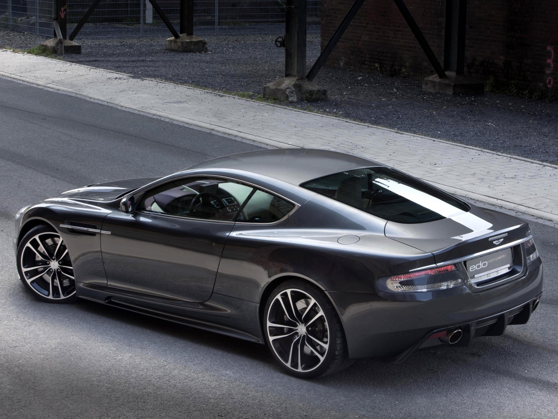 edo competition aston martin dbs carriola coda messa a punto