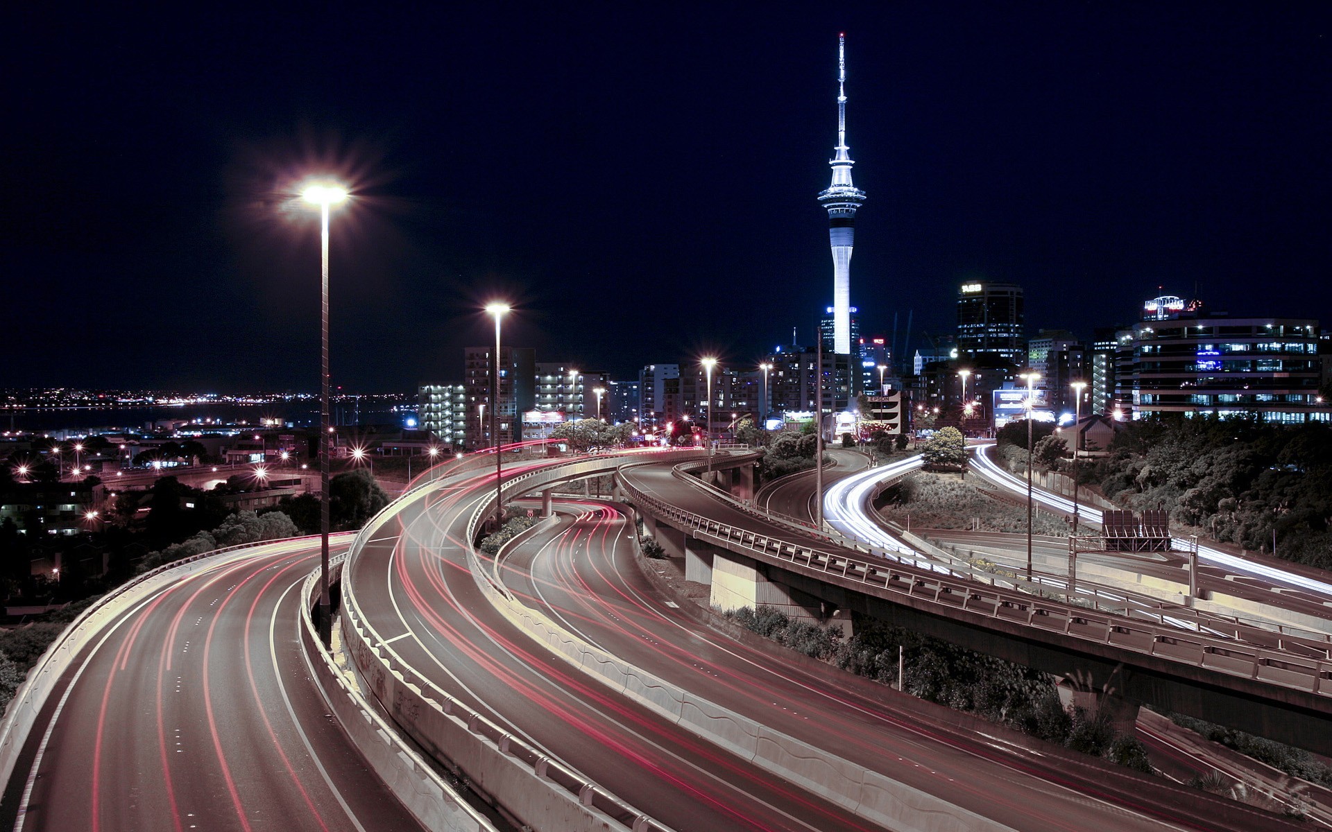 autostrada luci notte