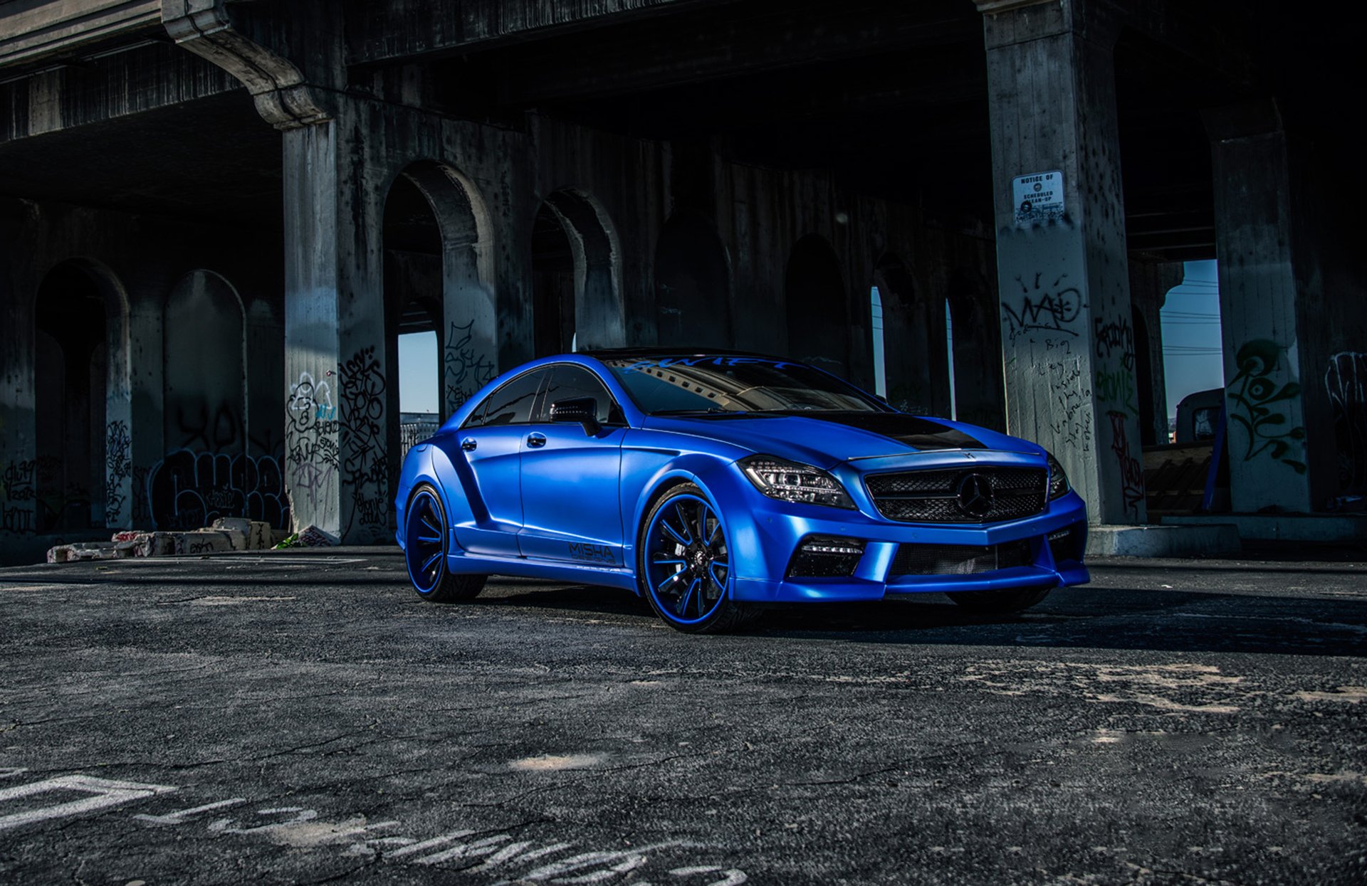 mercedes benz cls550 side blue