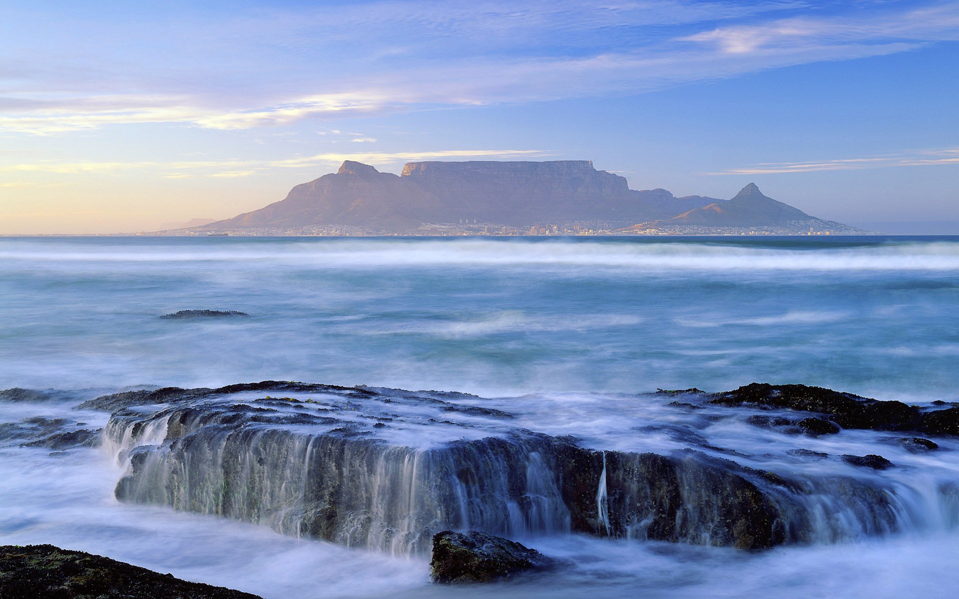 ciudad en la distancia rápidos mar niebla cielo montaña áfrica nubes agua evaporación neblina