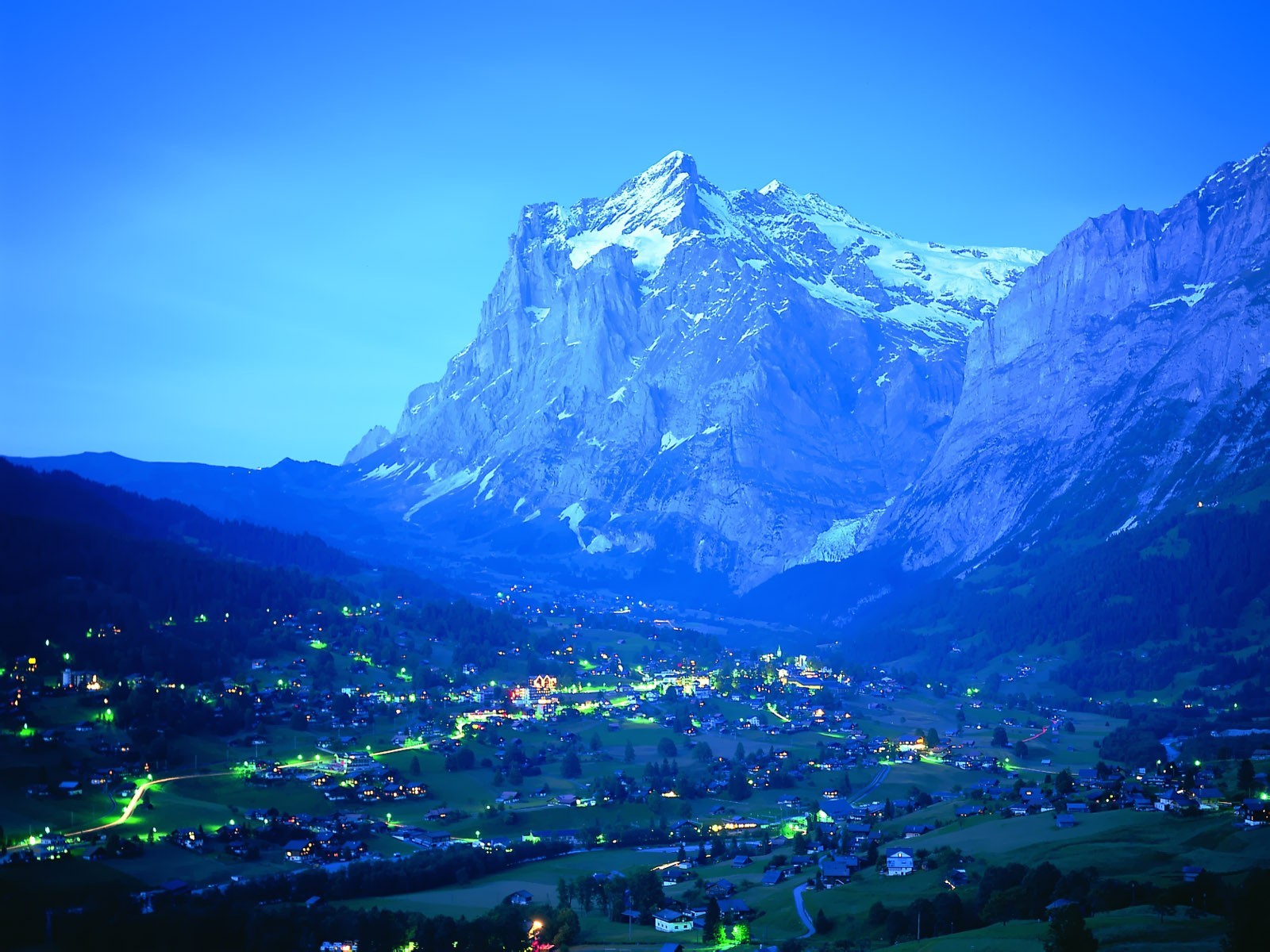 montagne soirée lumières