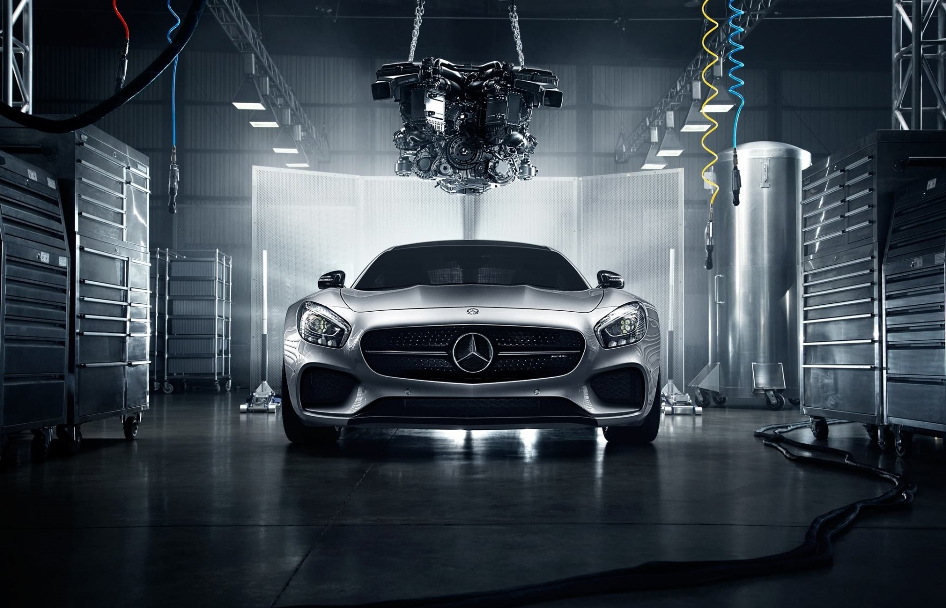 mercedes-benz amg gt s 2016 silber farbe motor werkstatt vorne