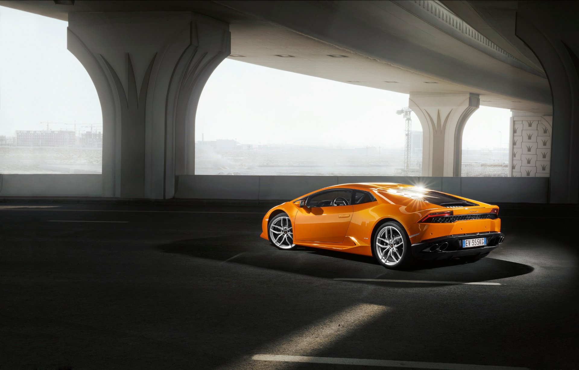 lamborghini huracan pomarańczowy miasto dubaj