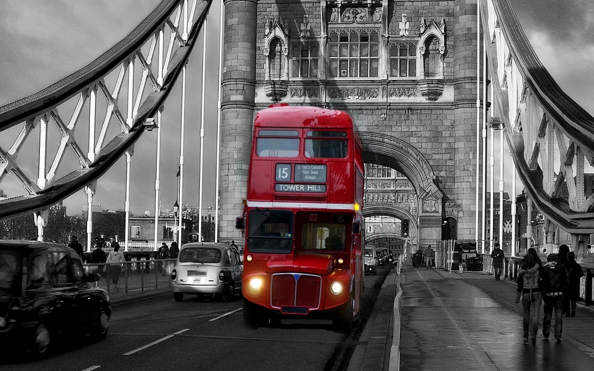 pont rouge vintage bus