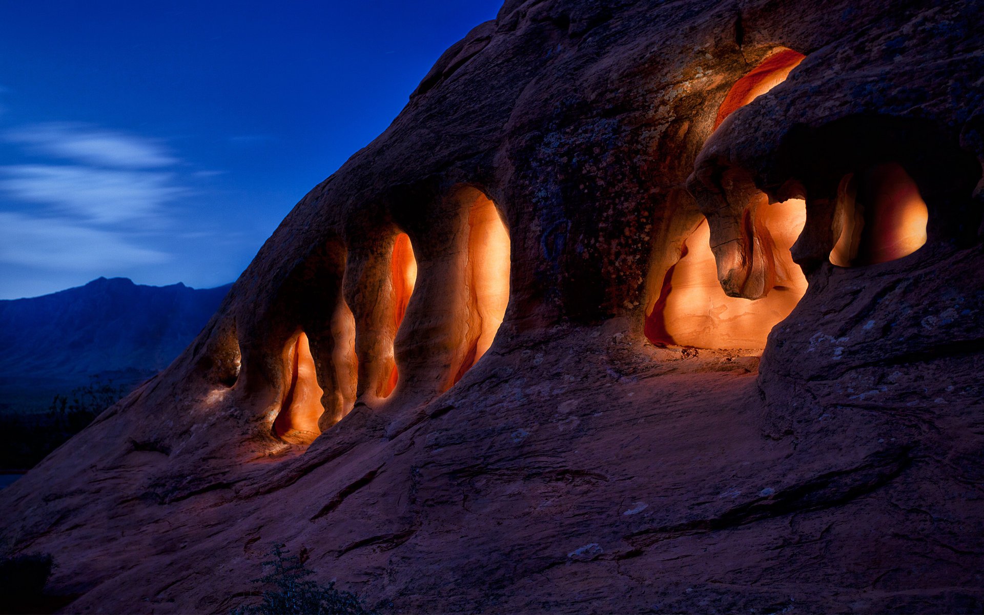 grotta notte luce cielo montagne sera nuvole