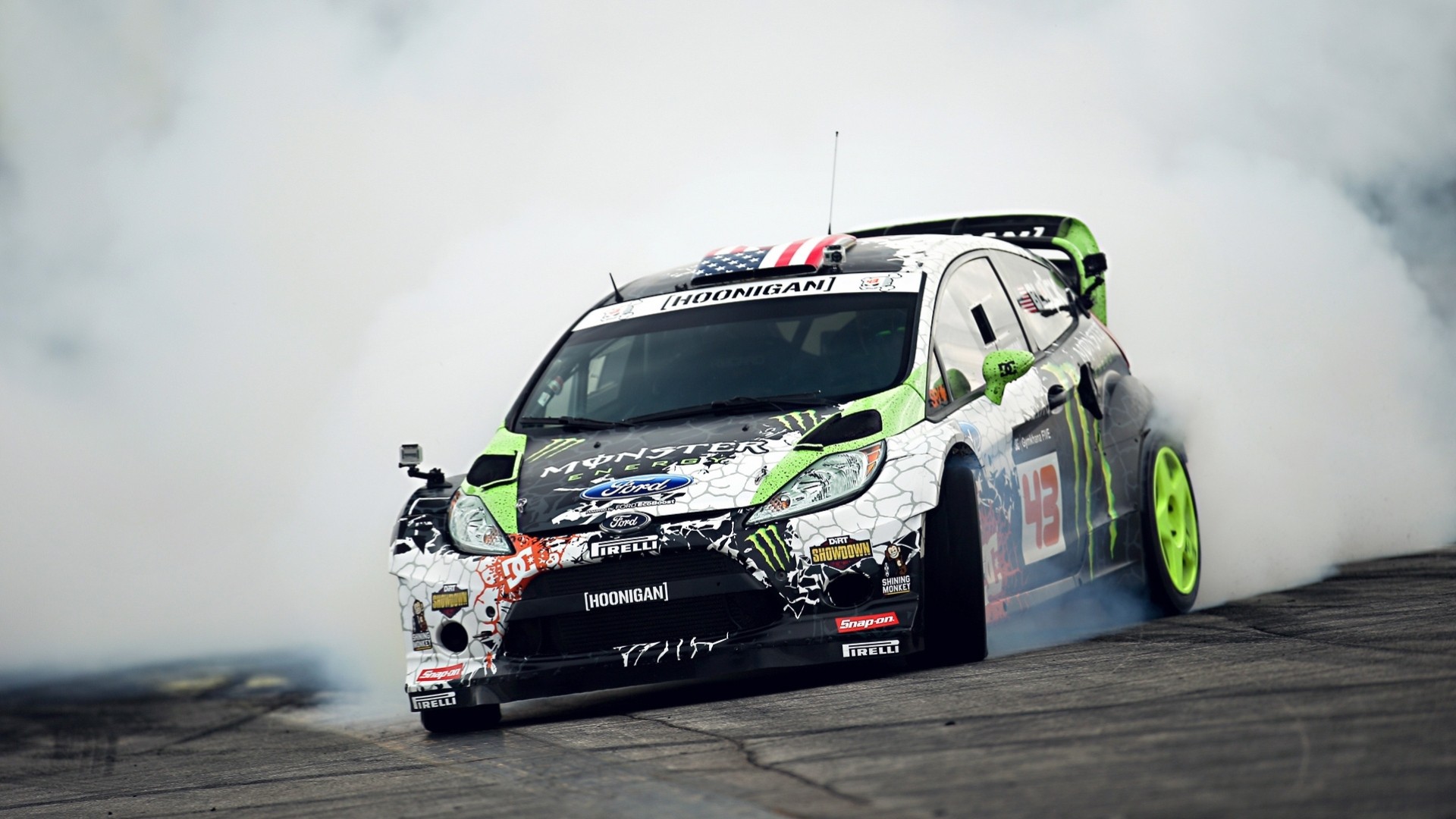 ken block ford dérive monster energy fumée fiesta voiture de sport personnalisation