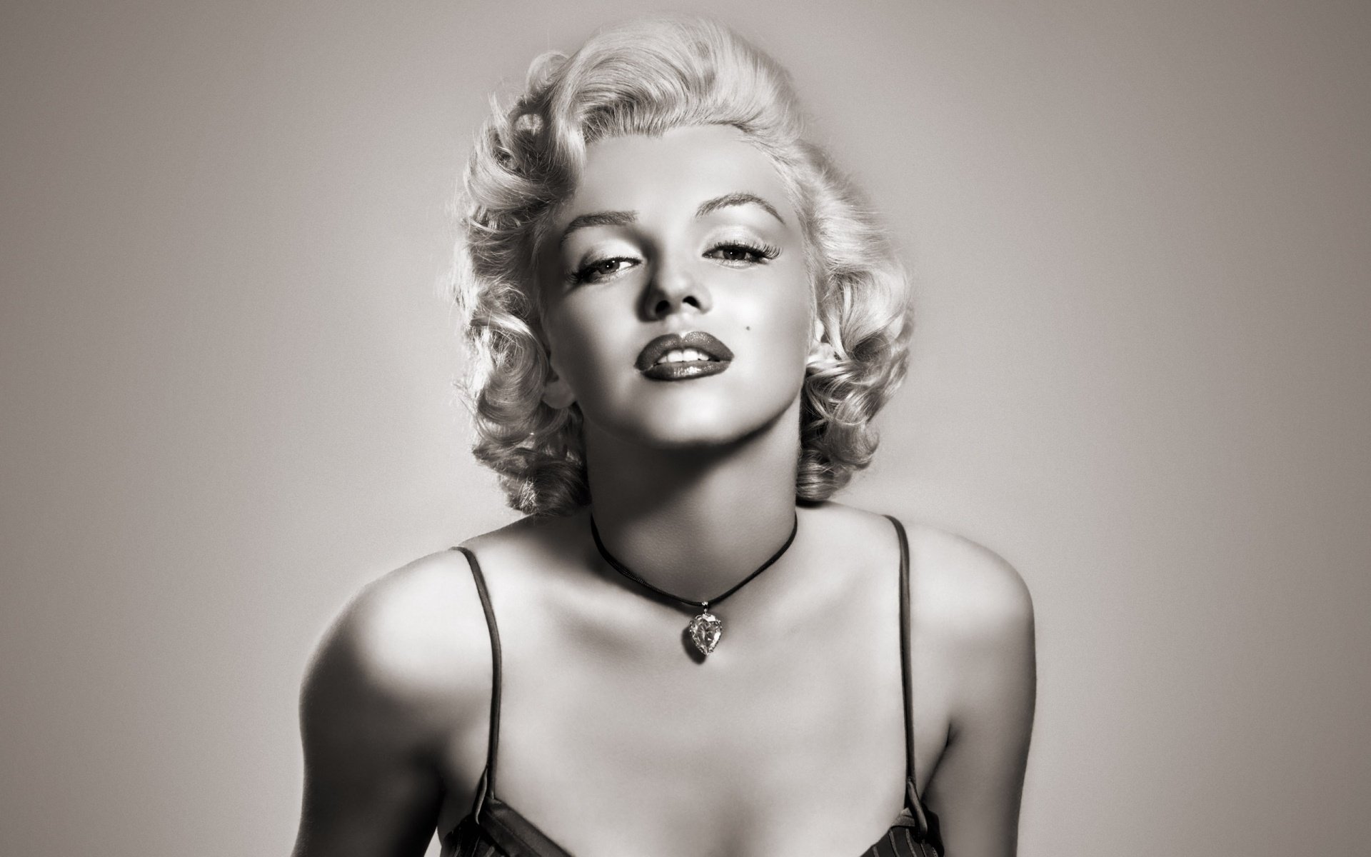 marilyn monroe star blonde look lipstick black and white centerfolds girls beauty light background retro lips women eyes face portrait