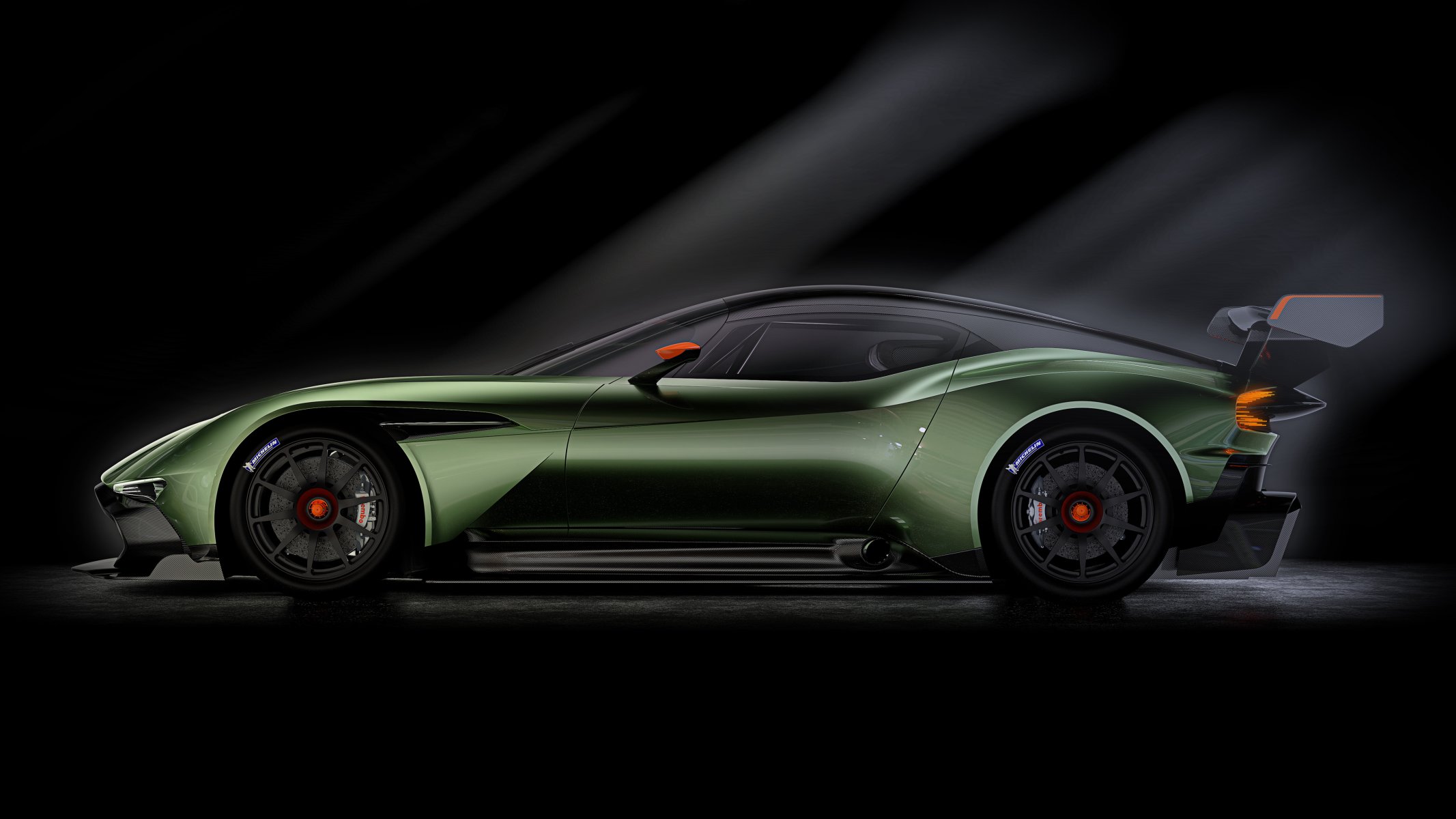 2015 aston martin vulkan aston martin seitlich